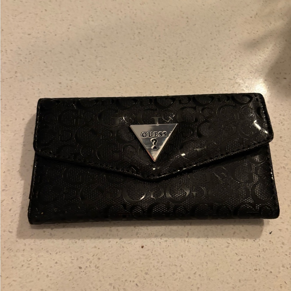 GUESS Black Patent Logo-Embossed Envelope Wallet